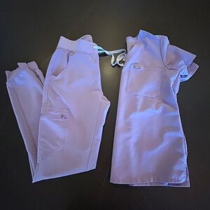 FIGS Lavender Dew scrub set